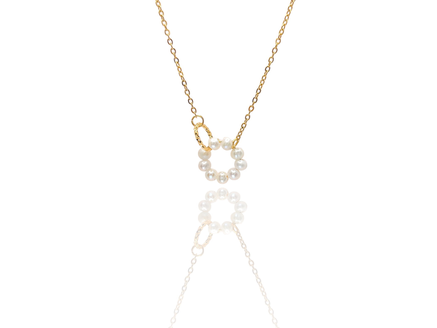 Circle Pearl Necklace