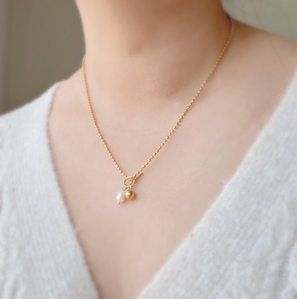 Baroque Pearl Buckle Necklace